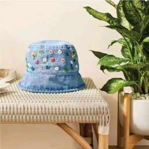 🆕️🤠The Bucket Hat Floral Embroidery Craft Kit by Mondo Llama